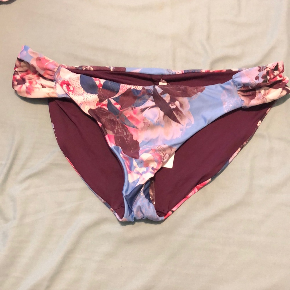 Size large reversible bikini bottoms NWT